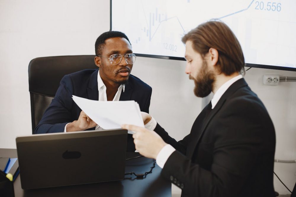 How much do brokers charge to sell a business?